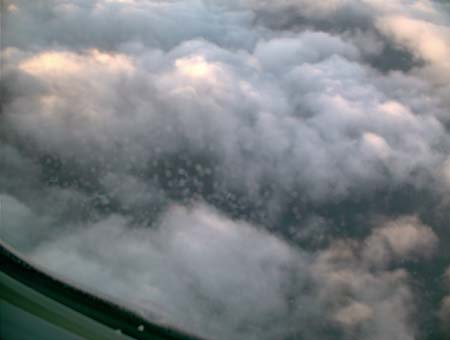 035_plane_clouds